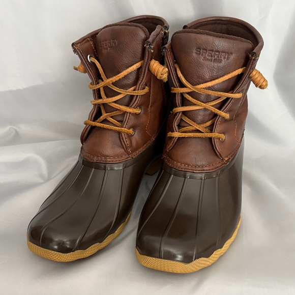 Sperry Other - Sperry  girls  saltwater  Brown Duck Boots with Tan Accents Size 6 waterproof